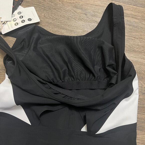 NEW Lucas Hugh Pro Tri Suit Black White Women's Size Large NWT Triathlon - Picture 7 of 15